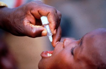 Nigeria: Dangote i Gates łączą siły w walce przeciwko polio